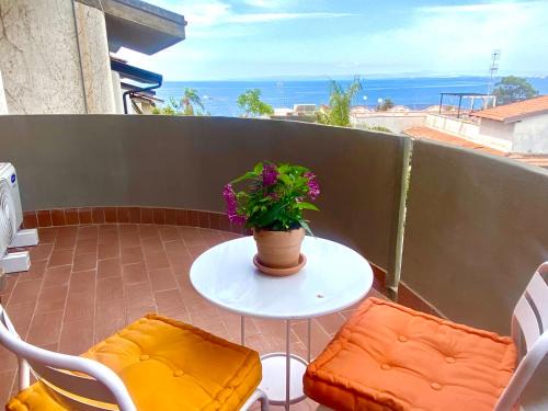 Cannizzaro House | Marilù e il Mare - Terraced House