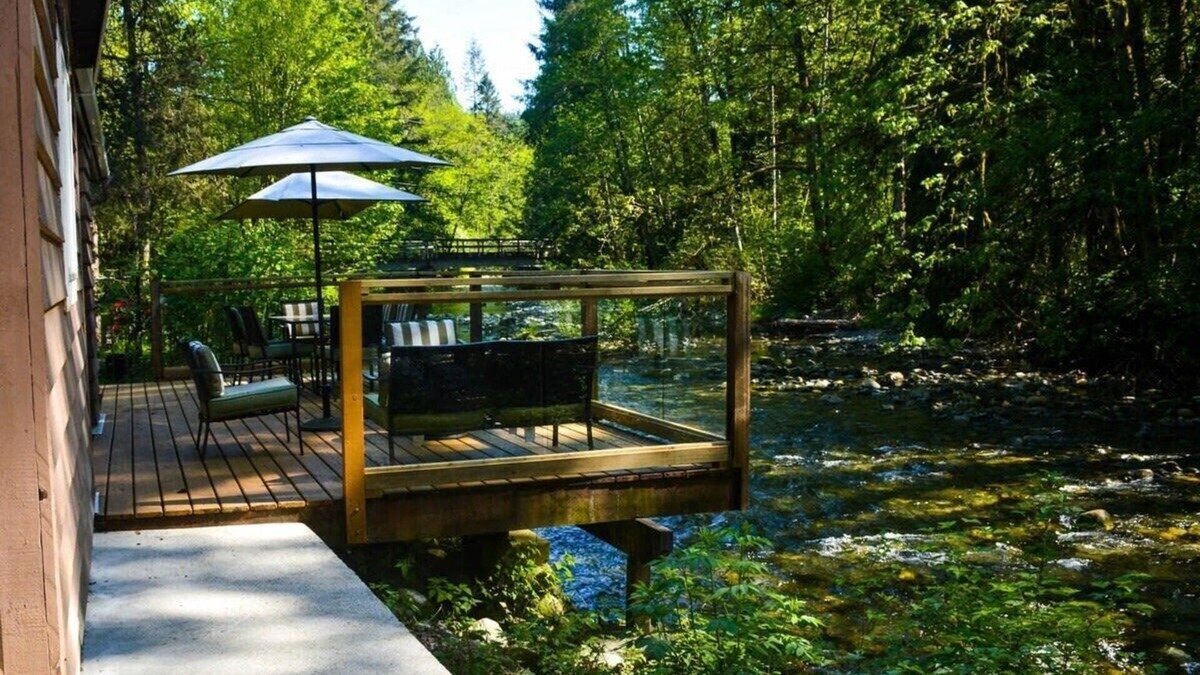 Maple Ridge House | Marin Riverside Lodge