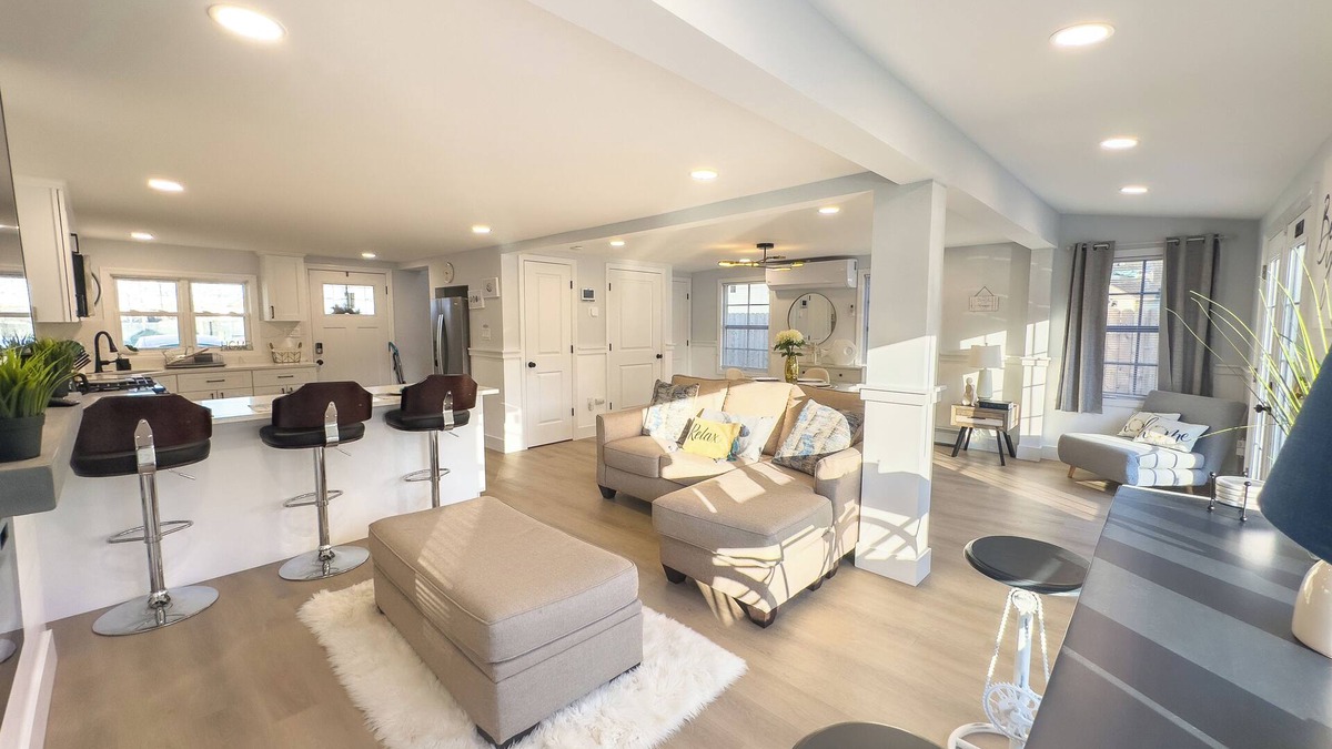 Bay Shore House | Marina Beach House - Pet Friendly
