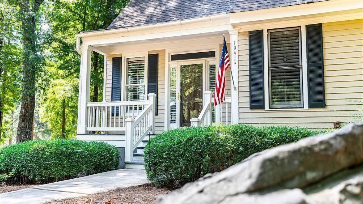 Lake Oconee Condo | Marina Cove! Lakefront condo 3 bedroom, 3 bath