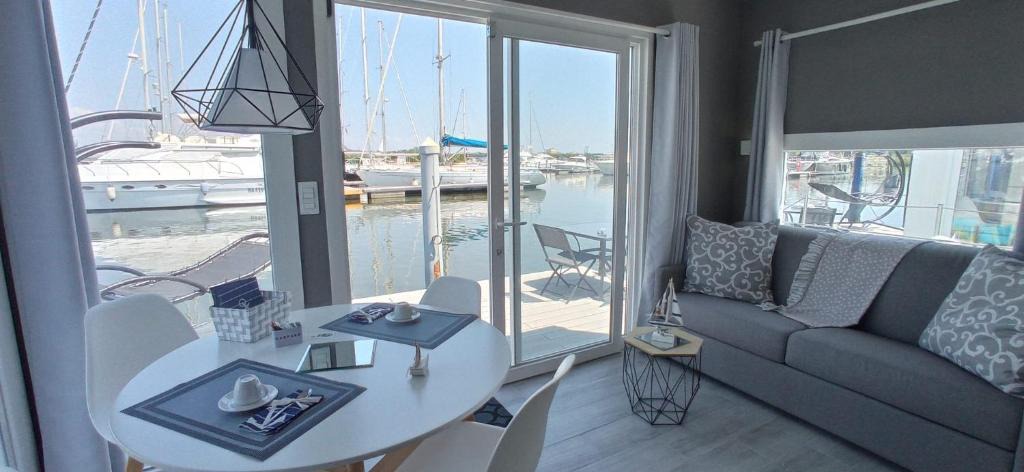 Lido degli Estensi Boat Rental | Marina degli Estensi Floating Resort