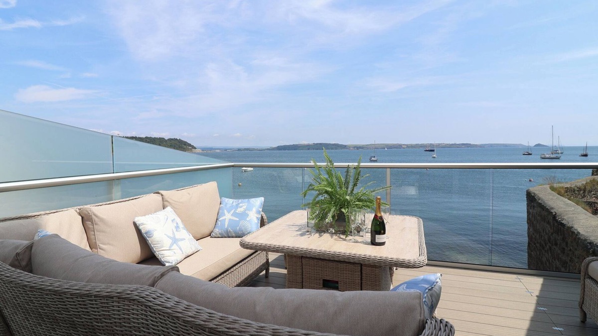 Cawsand House | MARINA, luxury holiday cottage in Cawsand