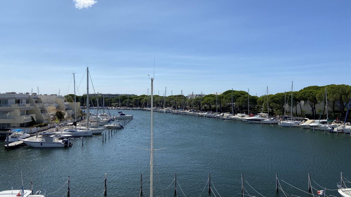 Montpellier Apartment | Marina Port-camargue Plage Sud les Pieds Dans L'eau