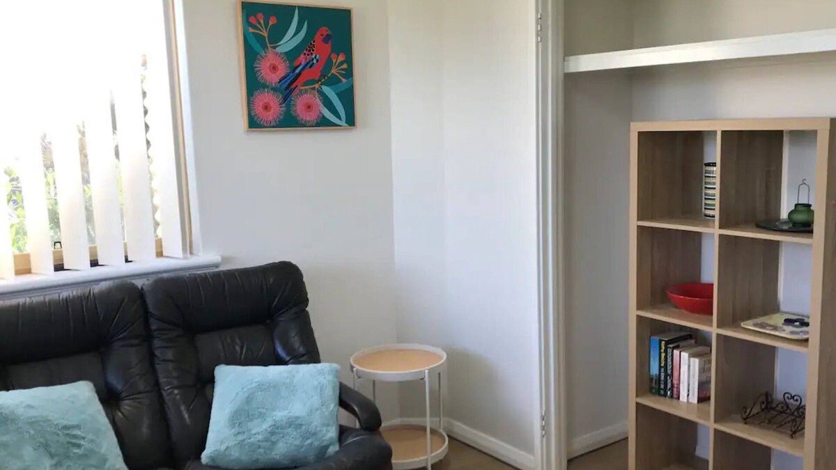 Beresford Apartment | Marina Retreat Geraldton - Centrally Located in Garden Setting