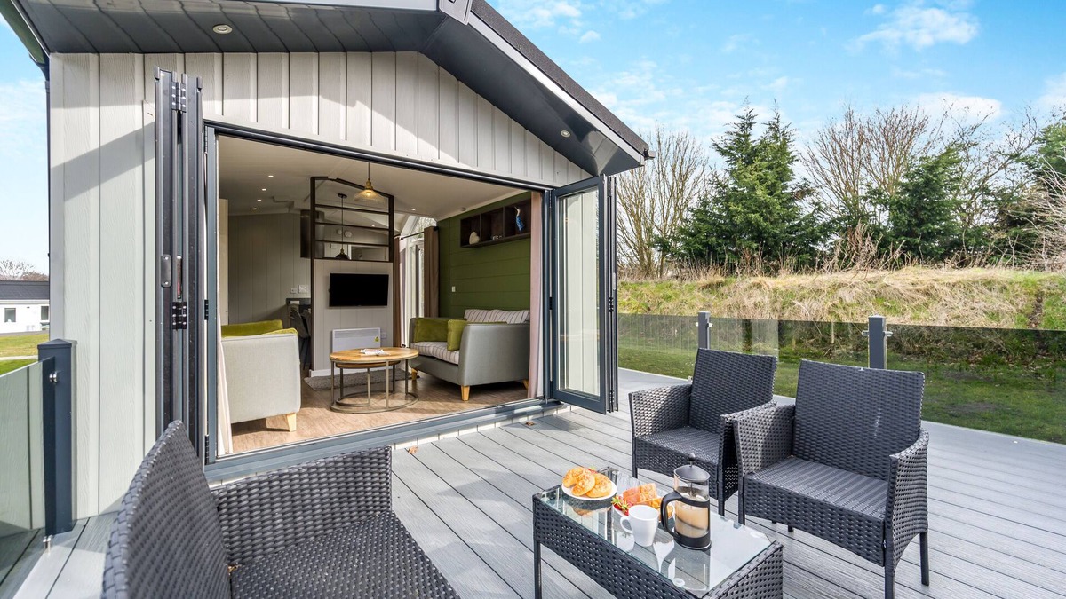 Oulton Broad House | Marina Retreat - Two Bedroom House, Sleeps 4