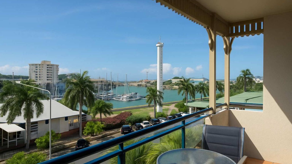 South Townsville Apartment | Marina View Apartment - Steps Away from CBD