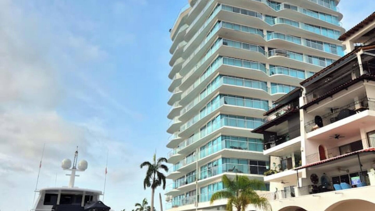 Isla Iguana Apartment | Marina view apartment PV