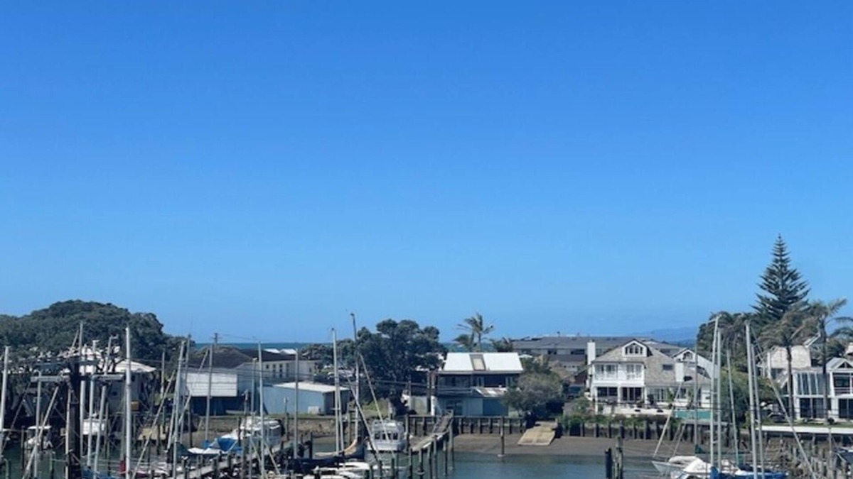 Milford Apartment | Marina View Apartment - Great Location