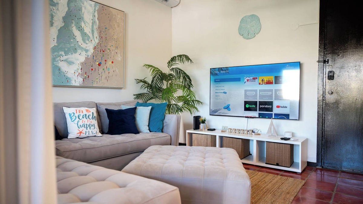 Sardinera Apartment | Marina View Apt! Walk to Boat Tours, Local Bakery,Nearby Beach & Much More!