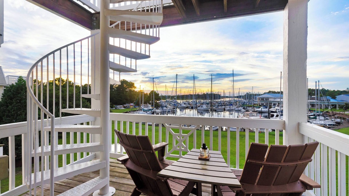 Fairfield Harbour House | Marina View Bliss