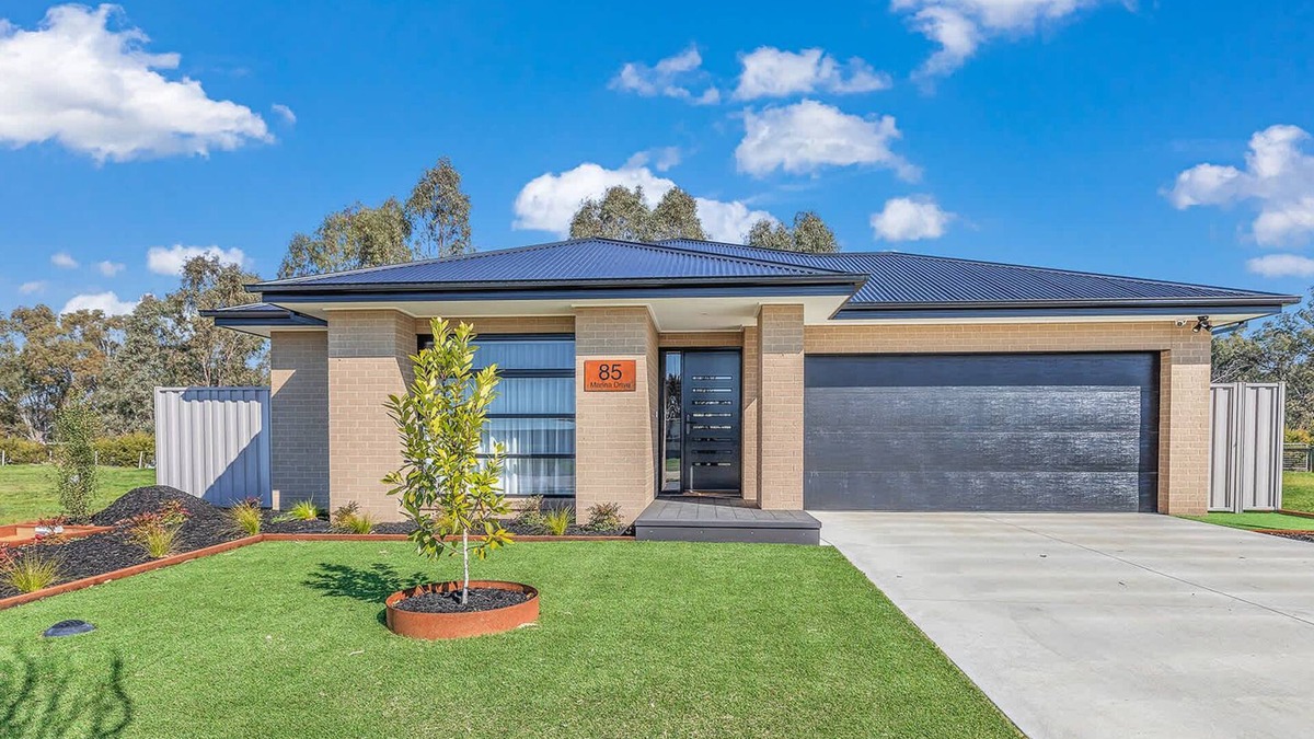 Moama House | Marina Views Summary: