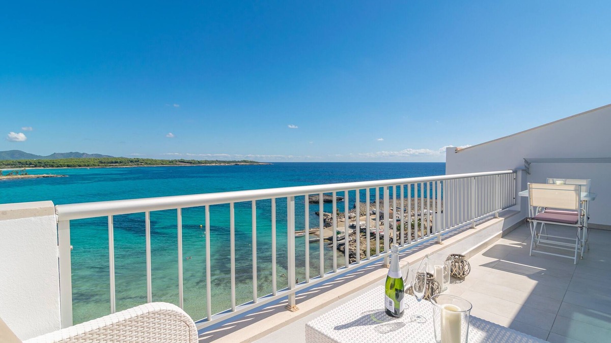 S'Illot-Cala Morlanda House | MARINAMAR SEA VIEW - Spectacular studio by the beach with wonderful views of the sea. Free