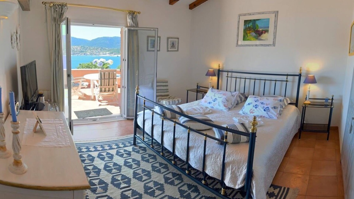 Vetricella House | MARINE Bed and breakfast facing the sea, large terrace