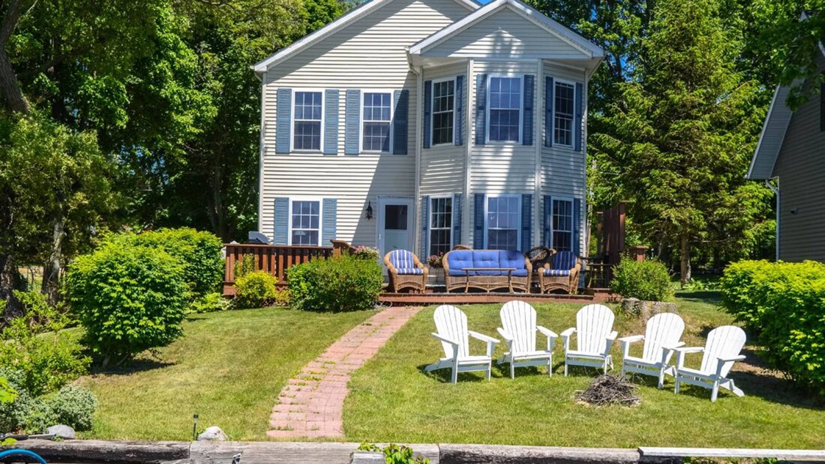 Town of Varick Cottage | Mariner's Cove - A Spectacular Seneca Lakefront Retreat for Wine Lovers!