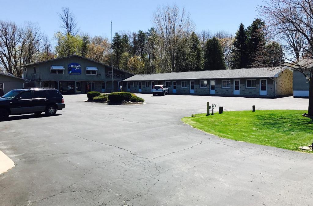 Marinette Hotel | Marinette Inn