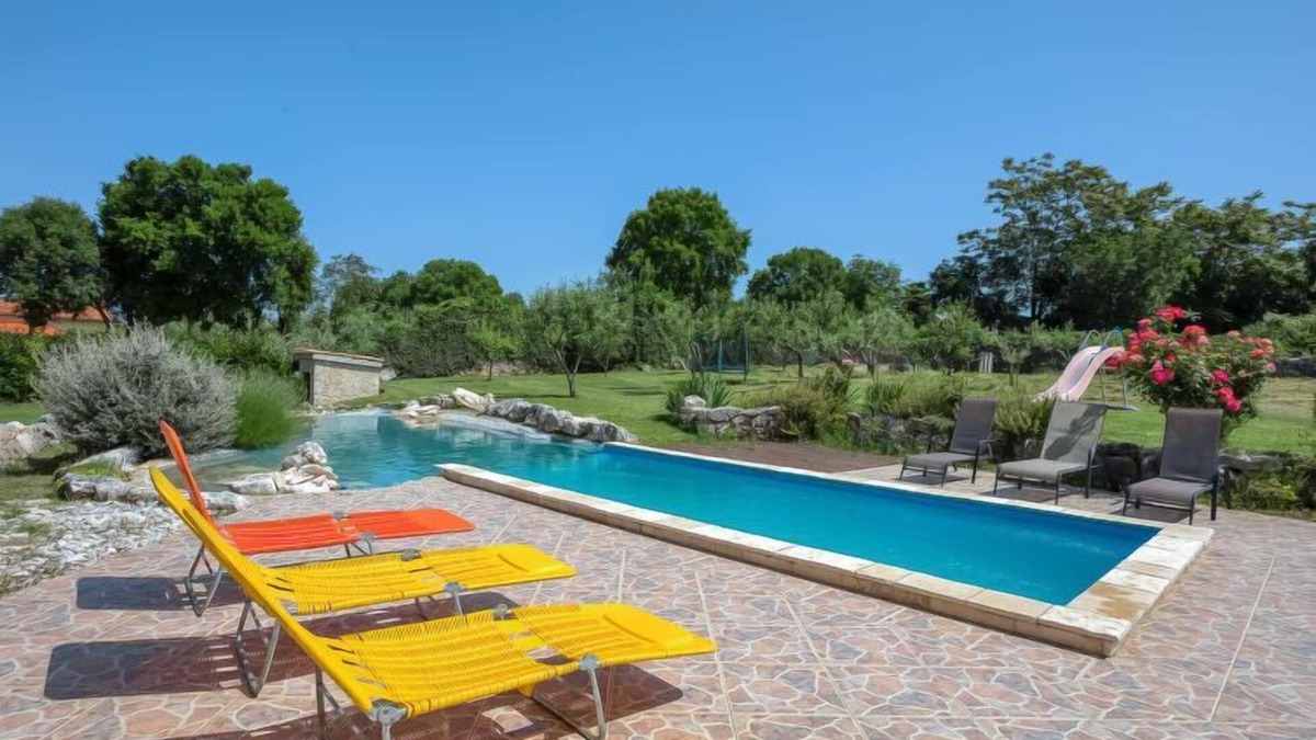 Bratulici House | Mario 1 by Interhome