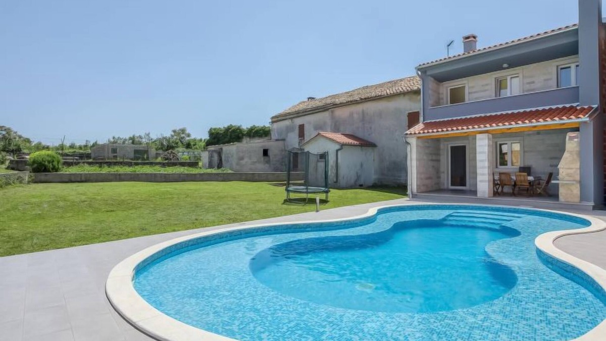 Bratulici House | Mario 2 by Interhome