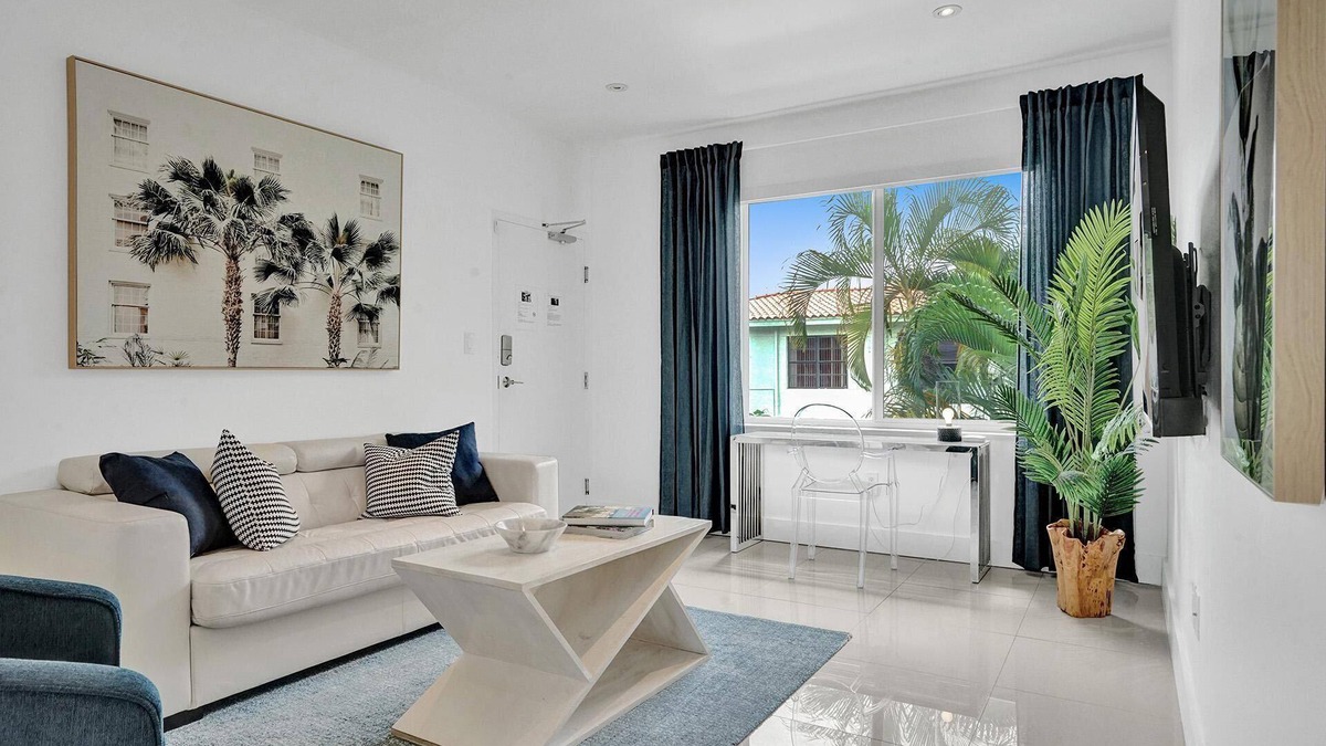 West Avenue Apartment | Maritime Suite 2BD/2BA South Beach Villa Monaco