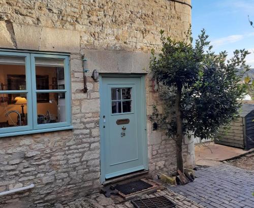 Tetbury House | Market Place Cottage, Tetbury, Cotswolds Grade II Central location