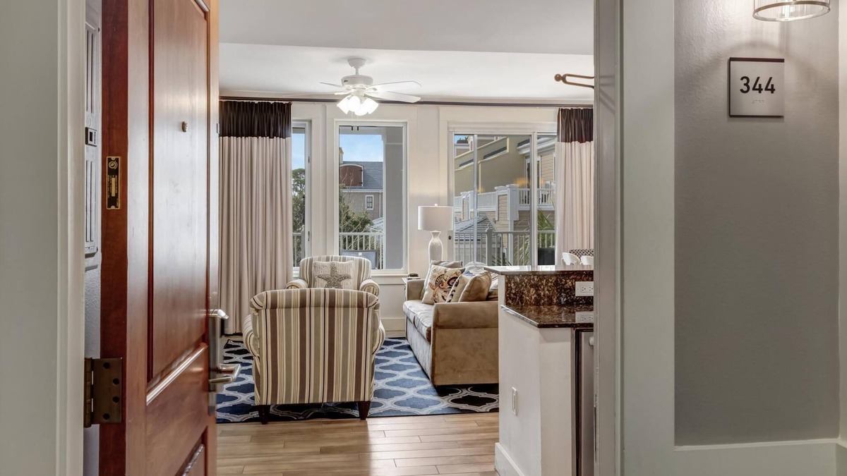 Sandestin Condo | Market Street Inn One-Bedroom Getaway - Your Ideal Retreat in Baytowne Wharf at Sandestin Golf and Beach Resort!
