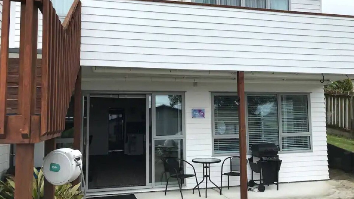 Stanmore Bay Apartment | Marlee Apartment