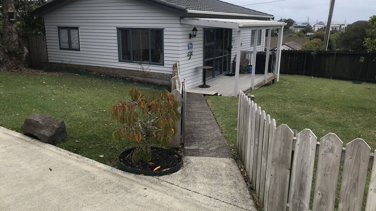 Stanmore Bay Cottage | Marlee Cottage - Self contained cottage with own access(FREE Wi-Fi)