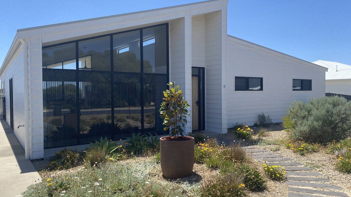 Waterhouse House | Marley's at Robe - 50m to Long Beach