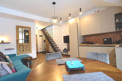 Poiana Brasov Apartment | Marmot apartment up & down