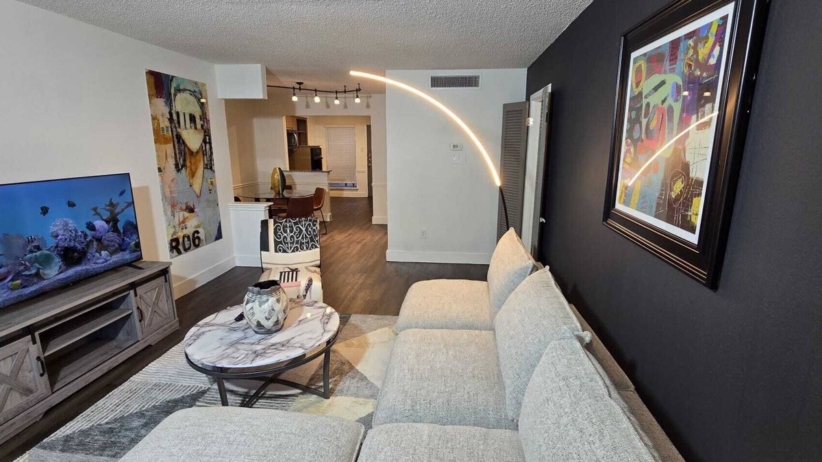 The Galleria Apartment | Marquee Uptown 2BR 2BA Galleria Condo Unit 108