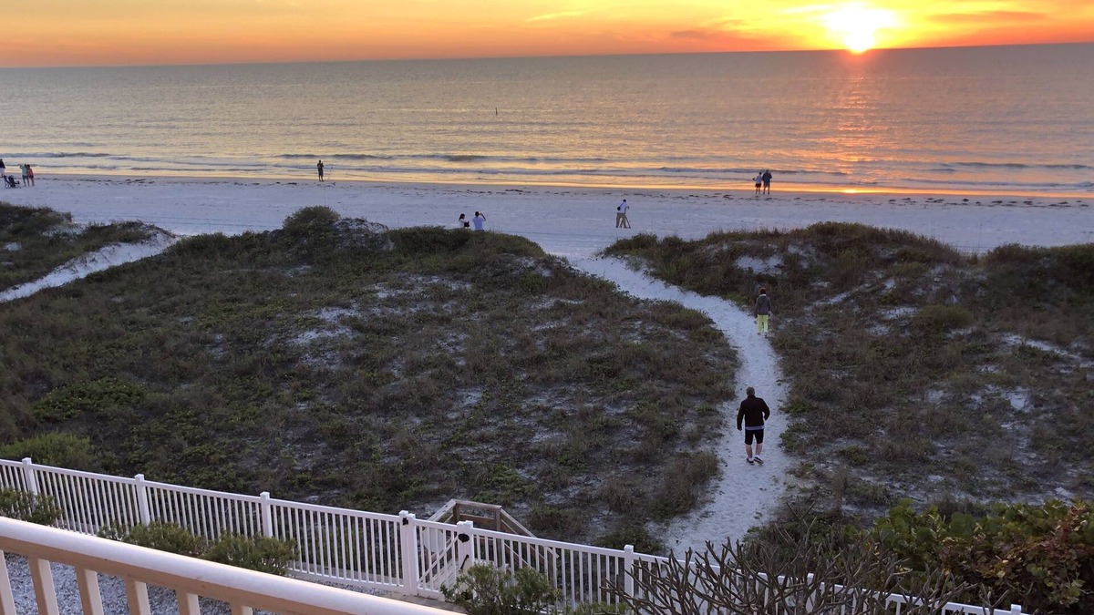 Independence Square Condo | Marquise 204 Beachfront 2br, 2 Bath condo-Directly on Beach!