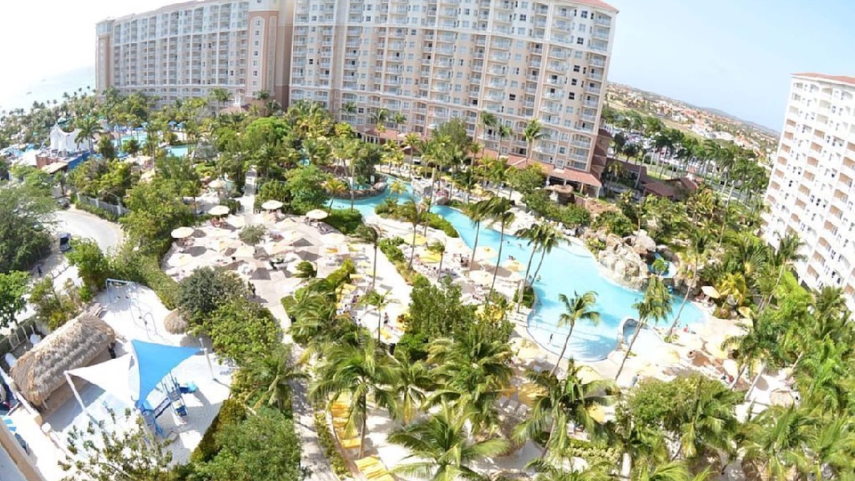Palm Beach Resort | 🌴Marriott Aruba Surf Club✨ Experience Paradise in a 2BR Villa - Sleeps 8!