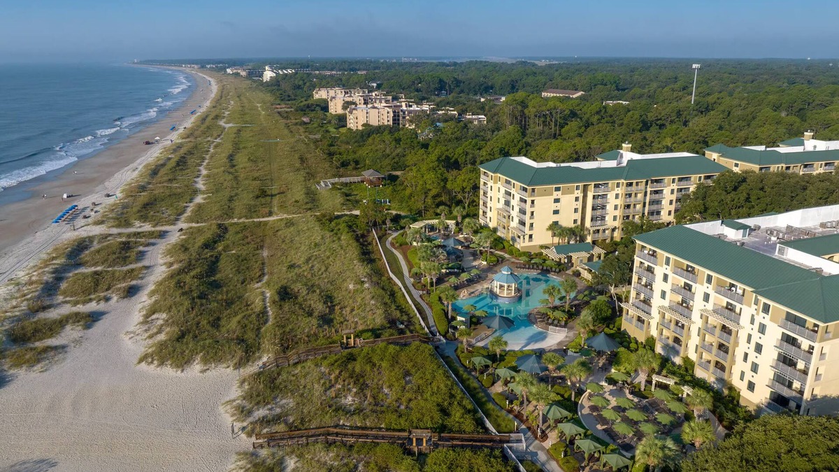 Palmetto Dunes Villa | Marriott Barony Beach Club oceanside courtyard view 2BR/2BA villa 6/27/26-7/2/26