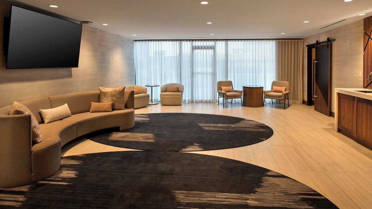 Metro Center Hotel | Marriott Springfield Downtown