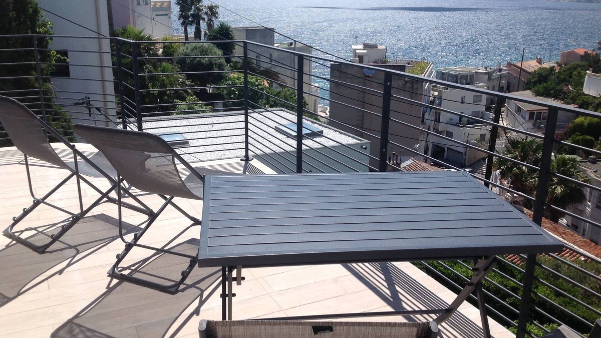 Roucas-Blanc House | Marseille corniche sea view suite