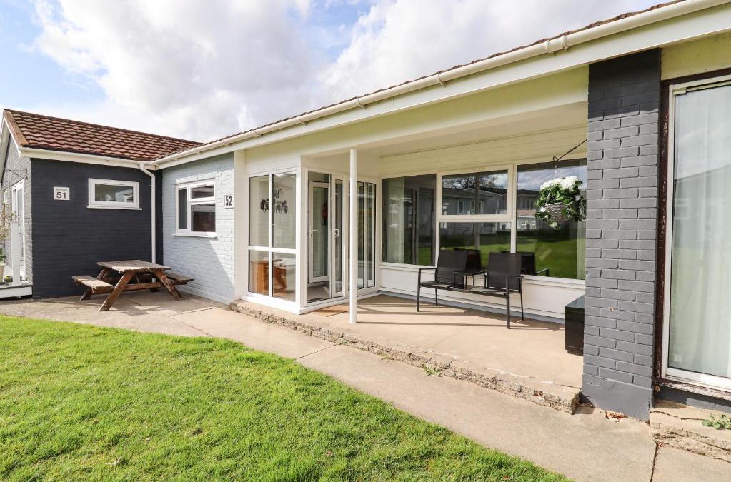 Oulton Broad House | Marsh Bungalow