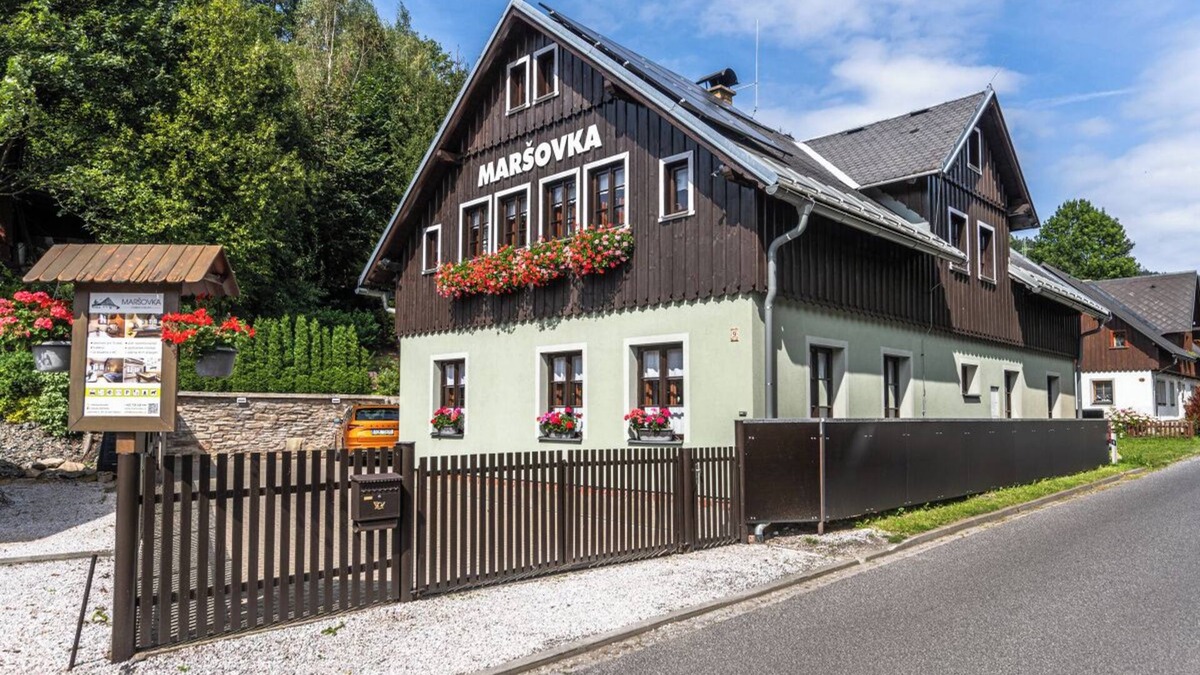 Horni Marsov Cottage | MARŠOVKA- mountain cottage with six rooms for your relaxation