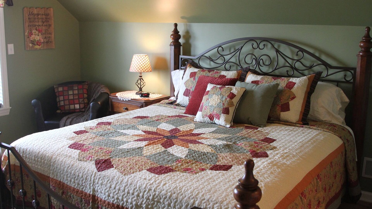 Witmer Apartment | Martha's Guest Suite: Less than 3 miles from Sight and Sound Theater.