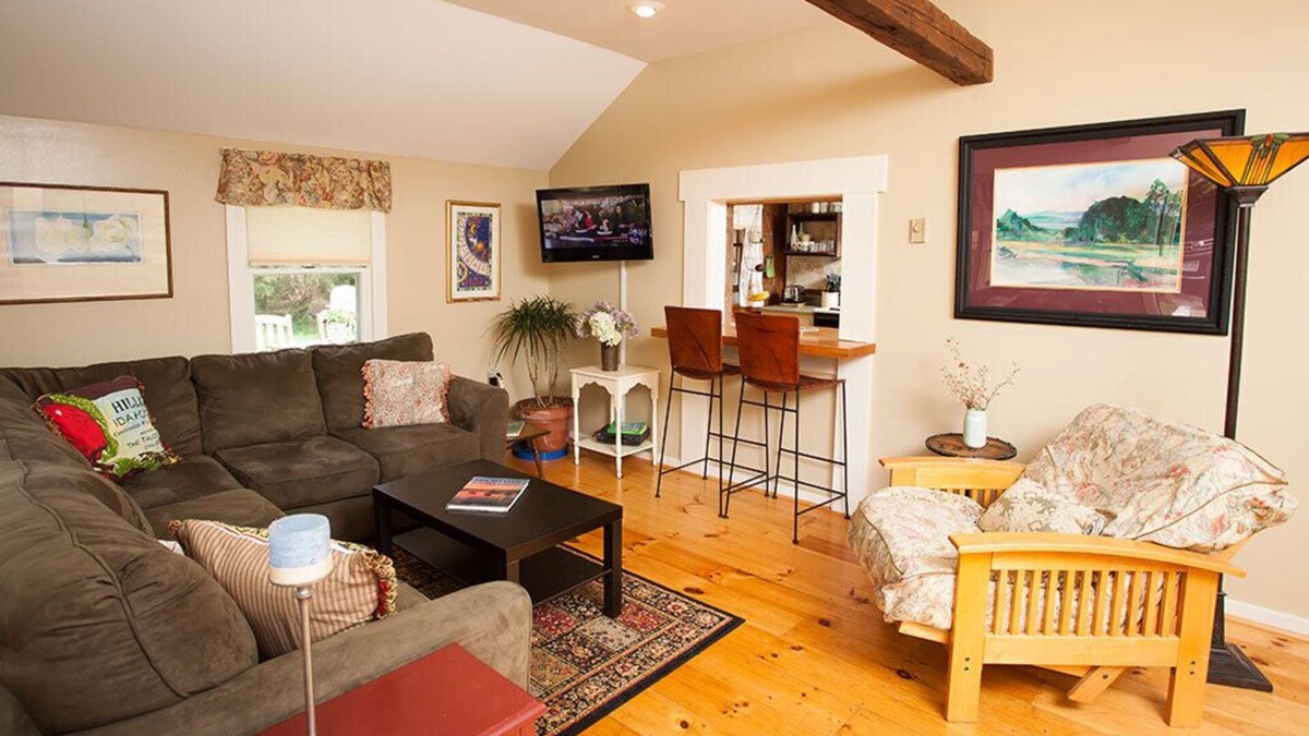 Edgartown Cottage | Martha's Vineyard 3BR, Pets Ok, 10 Min Walk to Beach or Shops!