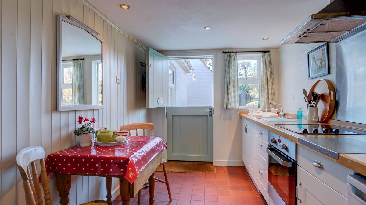 Irstead Apartment | Martin's Nest | Winterton Cottages