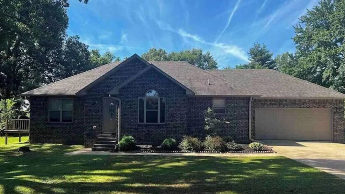 Martin House | 🗝 Martin TN 3 Bedroom Home Close to UTM