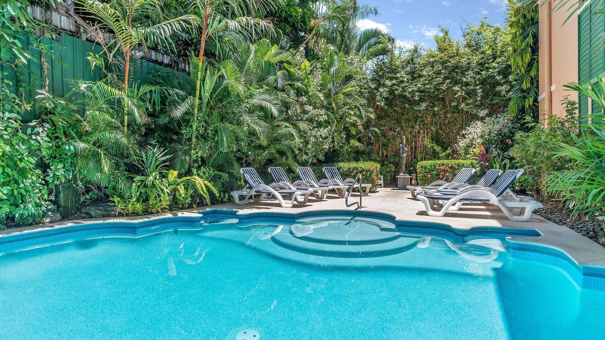 Port Douglas Apartment | Martinique on Macrossan