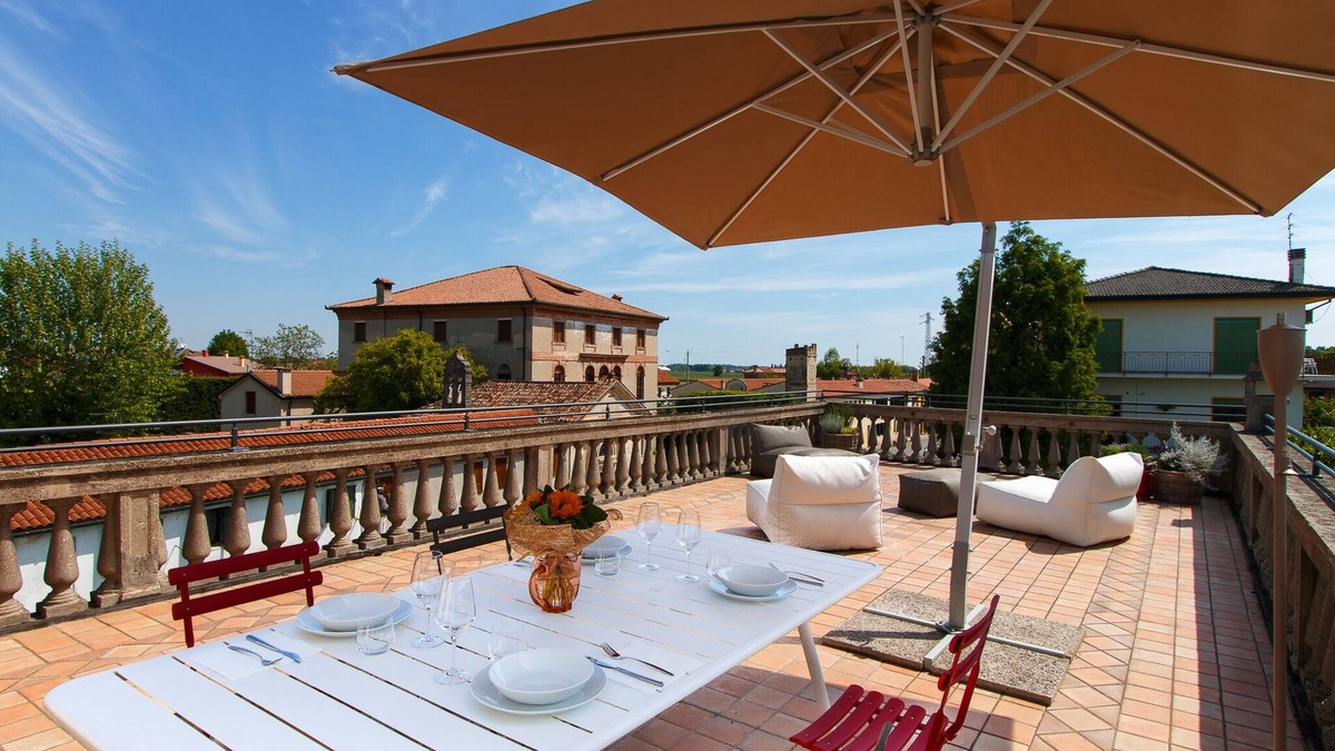 Due Carrare Apartment | Marvellous apartment in a house on the canal near Padua and Venice