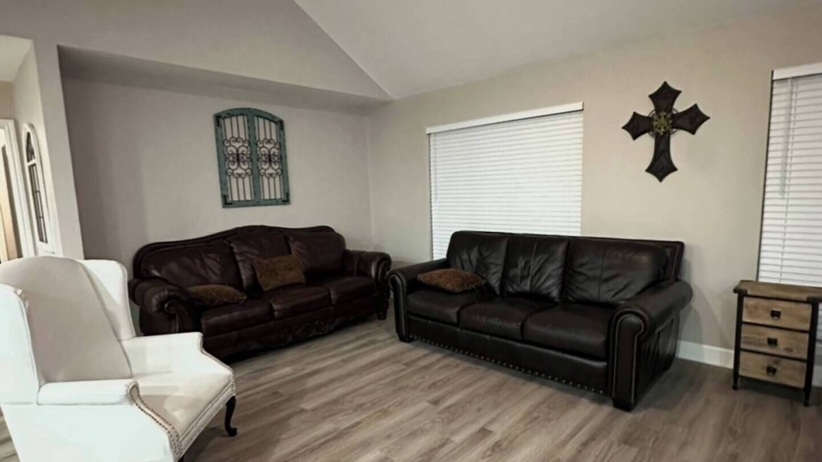 La Porte House | Marvelous 4-bedroom house three full bathrooms in LaPorte