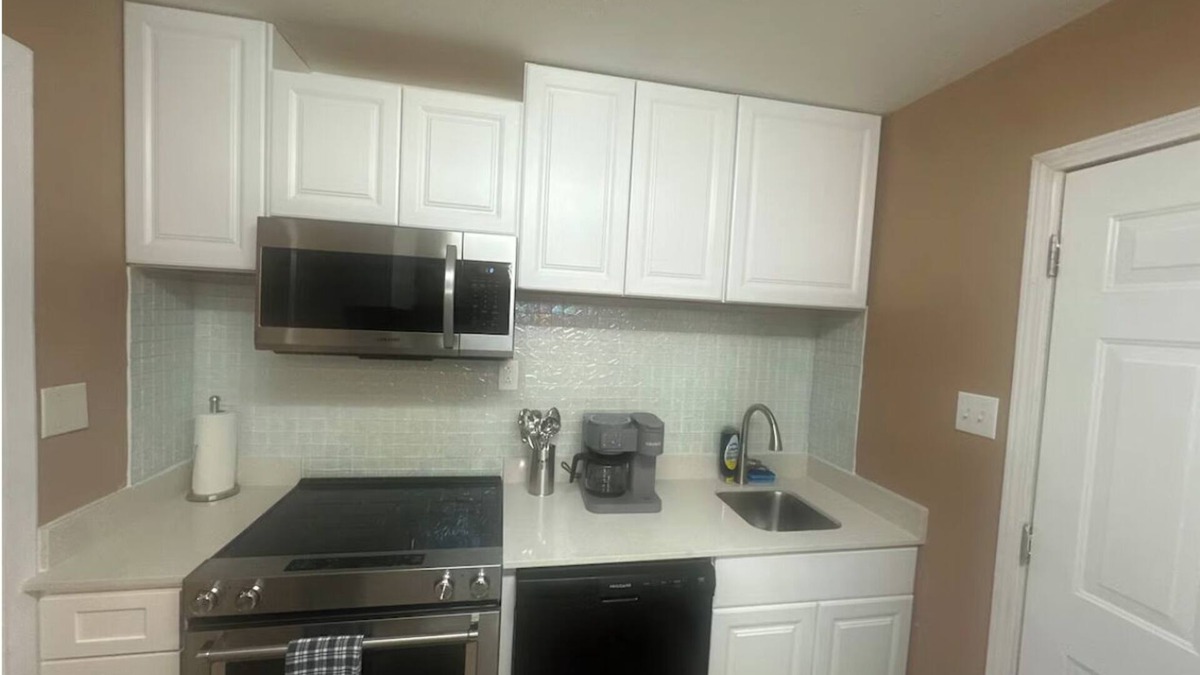 Big Spring House | Marvelous 4-bedroom house with AC in Big Spring