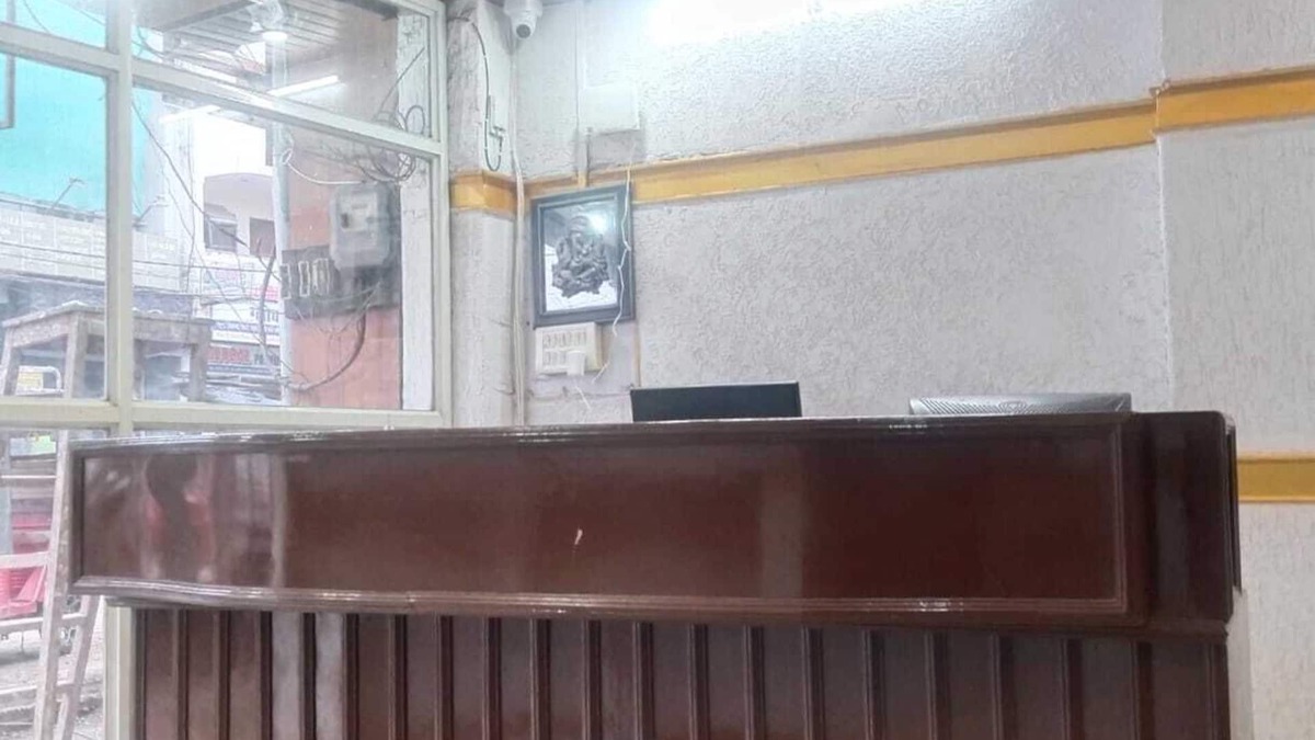 Bhopal Hotel | Marvelous 5-bedroom hotel with WiFi nDaily &Monthly RoomsnNear Nadra Bus Stand