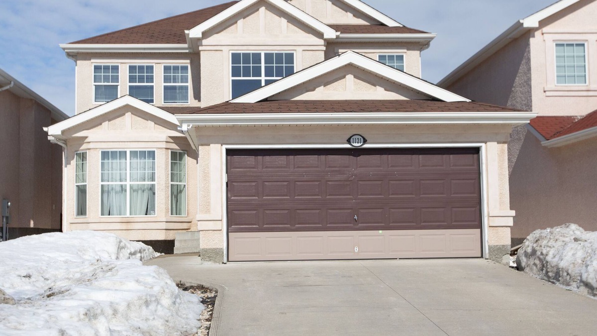 Fort Gary House | Marvelous Bedroom House on Comdale