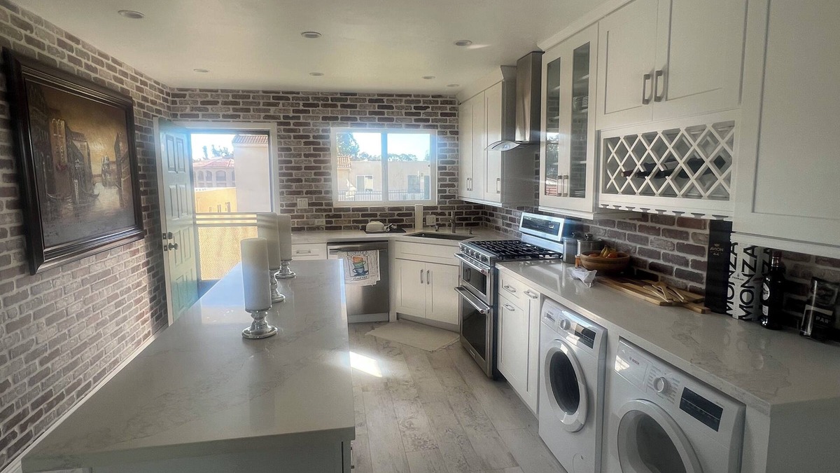Central Malibu Condo | Marvelous just remodeled 2 bed/2 bath apartment fully furnished in Malibu!