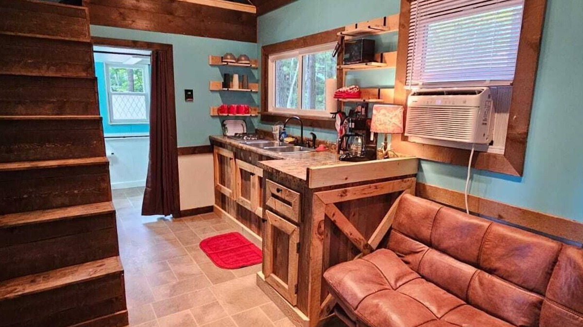 Whitney Cabin | Marvelous water front cabin with AC in Lakeville - Stay cool and cozy and relax!