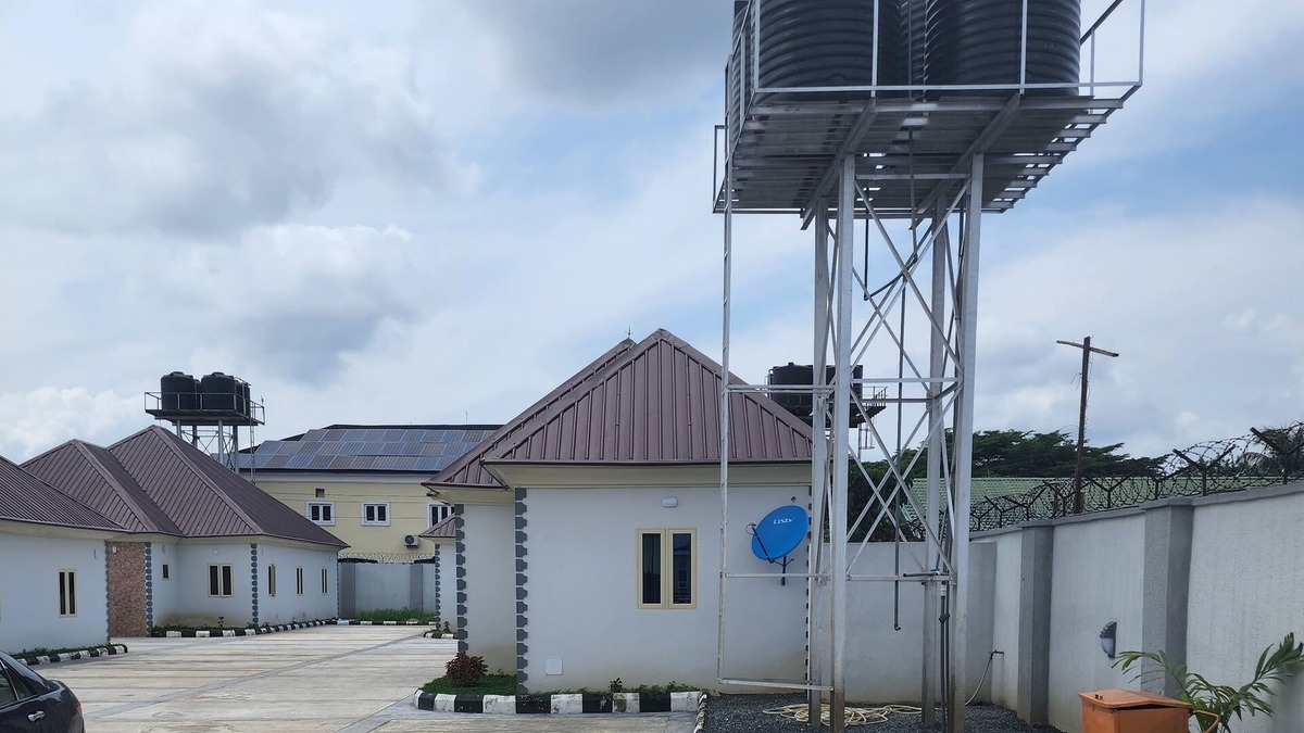 Uyo House | Mary's Court Cozy Apartments