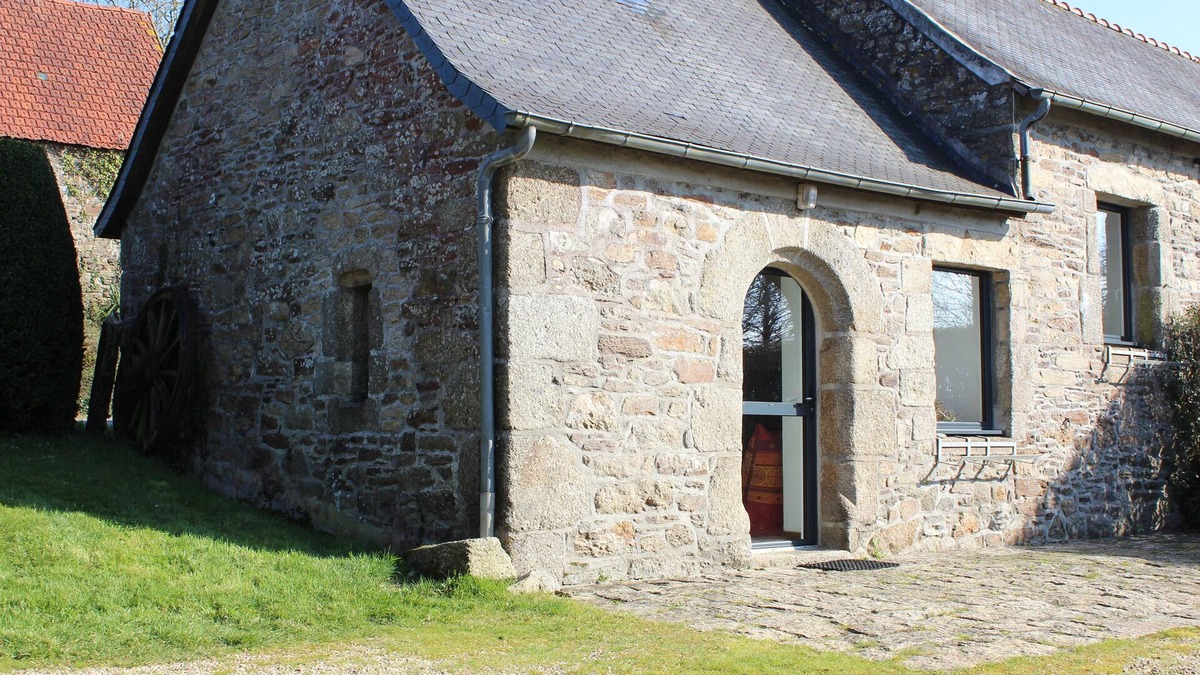 Plouegat-Moysan House | Mary's House
